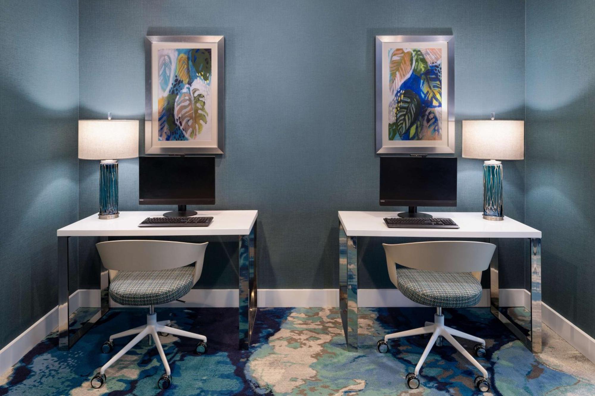 Hyatt Place Hotel 4*